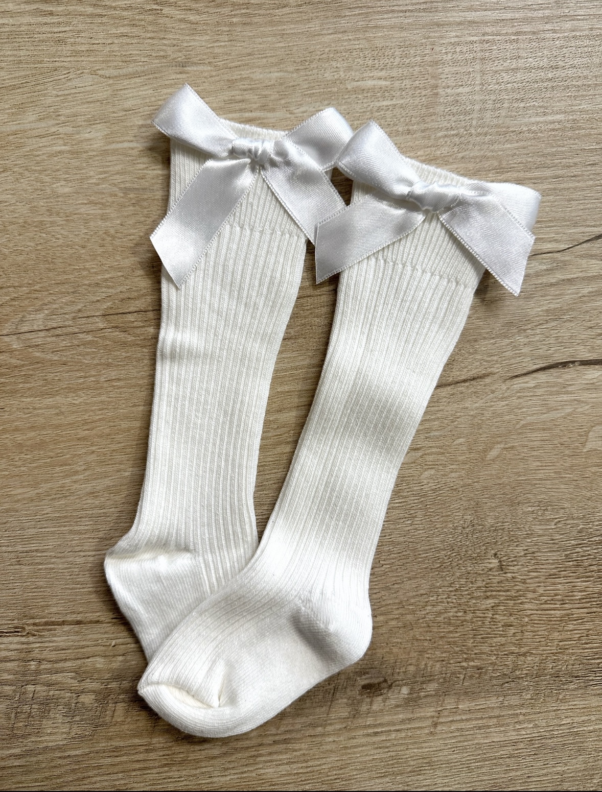 4-6 Yaş Ekru Kurdeleli Diz Altı Çorap